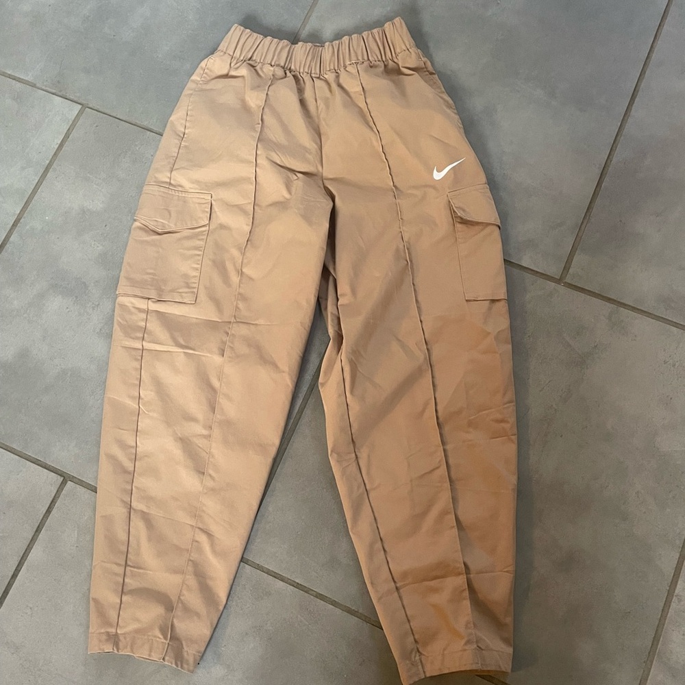 women’s nike pants